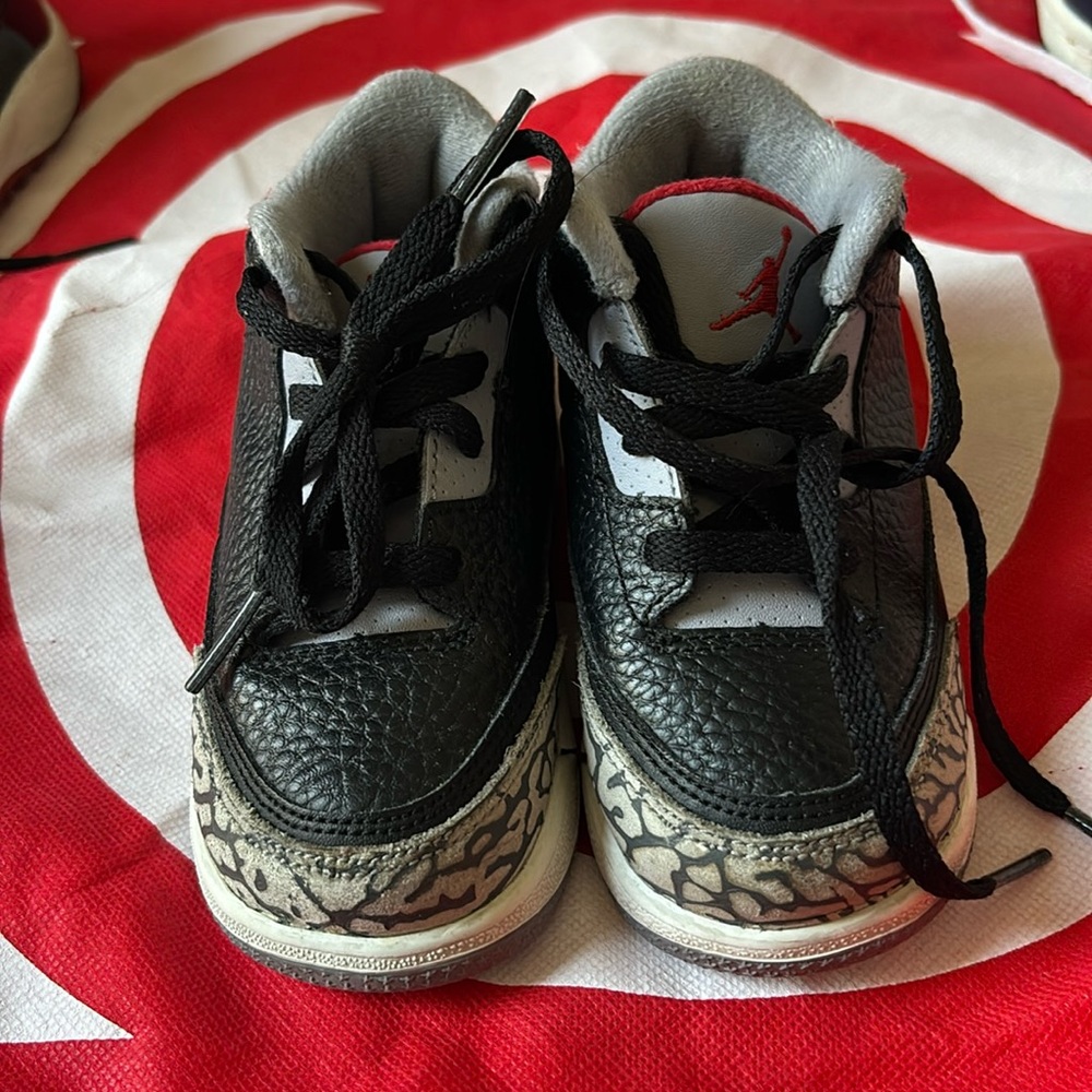 Kids Jordan’s black and grey